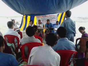 A youth from Na- Ali village of Pub Telahi GP under Telahi Development Block of Lakhimpur district sharing his thoughts in a Sensitization cum orientation programme for the stakeholders on Family Planning. On the Dias- from left Ms. Chandana Bora, State Advocacy & FP Coordinator; Manik Ch. Boruah, Asst Programme Manager; Dr. Debasish Koushik and Dr. Nayanmoni Dutta, MO, Lakhimpur Boat Clinic.
